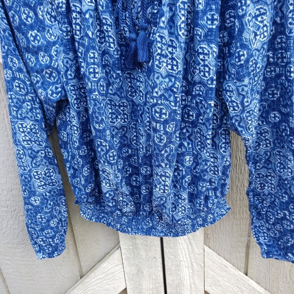 Hollister blue and white long sleeve top - Picture 2 of 5